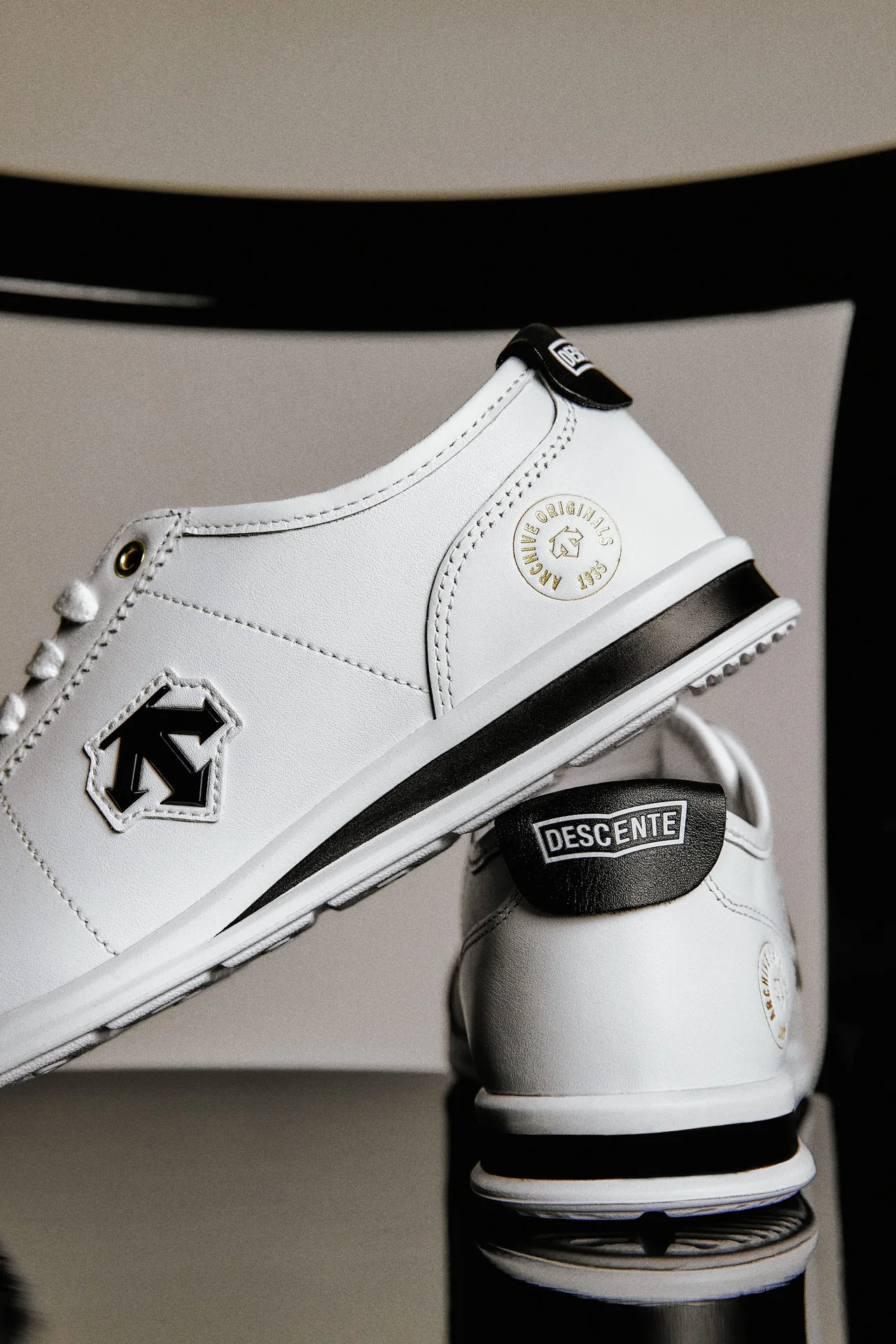 DESCENTE CHRON — Ten years in motion / 2